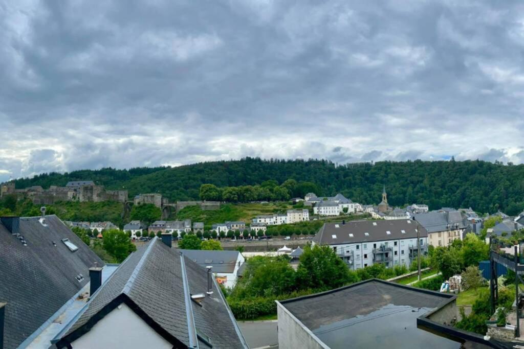 Appartement loft Vintage vue sur le château Bouillon Exterior foto